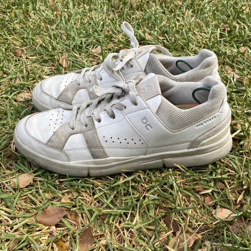 On Running The Roger Advantage Mens 9.5 White Grey Sneakers 48.99144